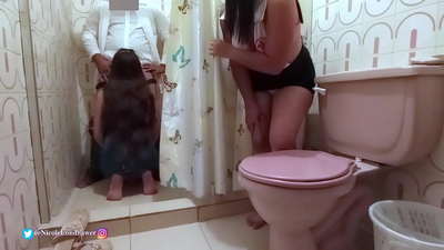 الممرضة تجد الطبيب المريض اللعين في حمام المستشفى / الجزء الأول / NicoleLondrawer / Chiquicandy