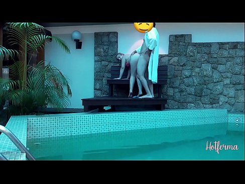 ❤️ يدعو الرئيس خادمة إلى المسبح ، لكنه لم يستطع مقاومة السخونة عند٪ ar.bestsexporno.ru٪